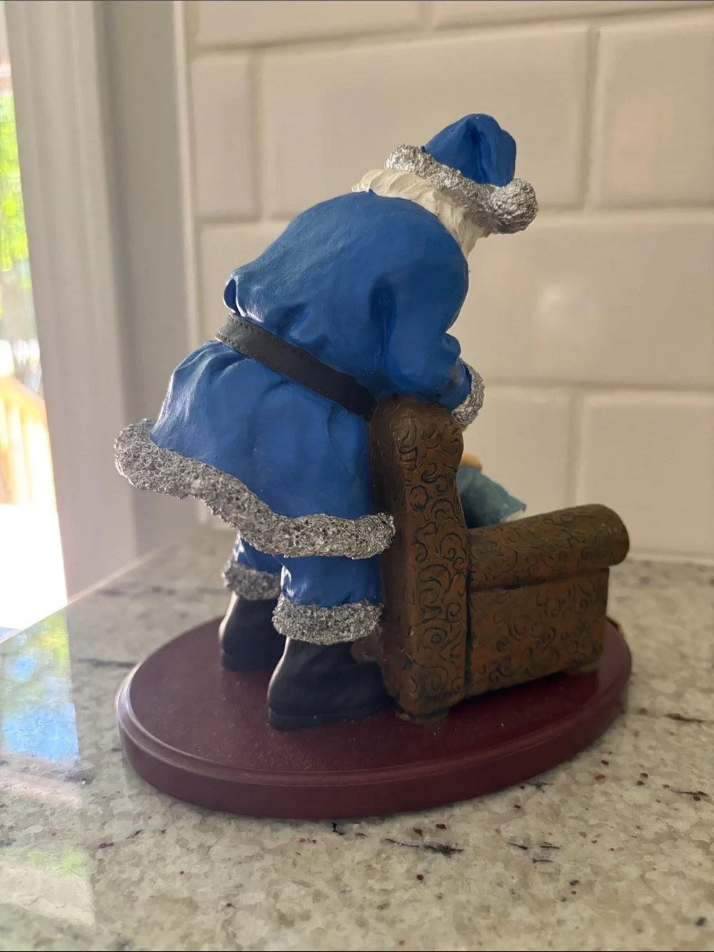 Vintage 2001 “Santa’s Gift: Detroit Lions” figurine